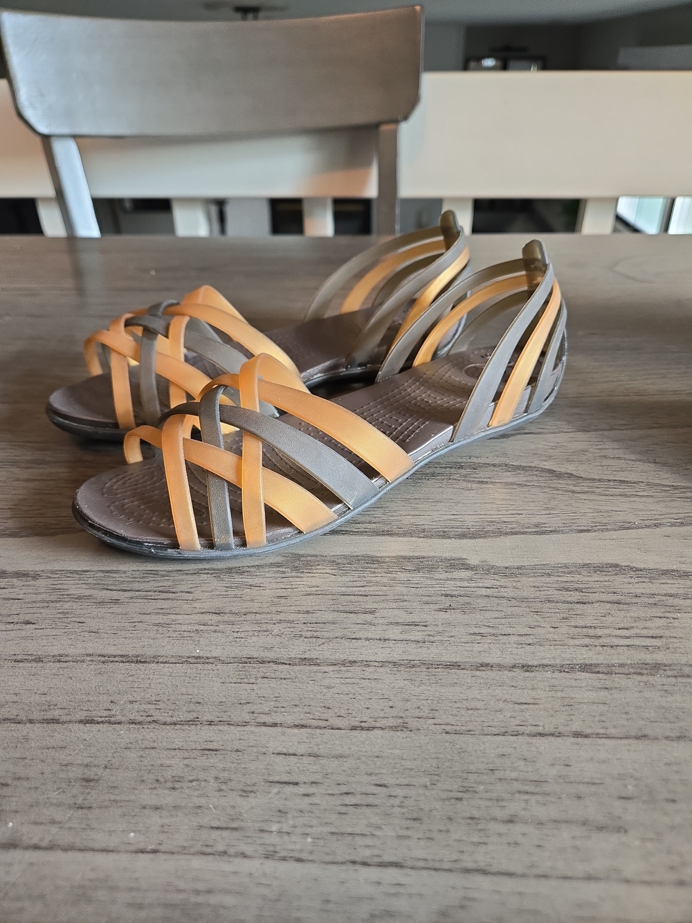 Crocs Huarache Flat Sandals Womens Size 7 Brown Tan Strappy Casual Summer Shoes